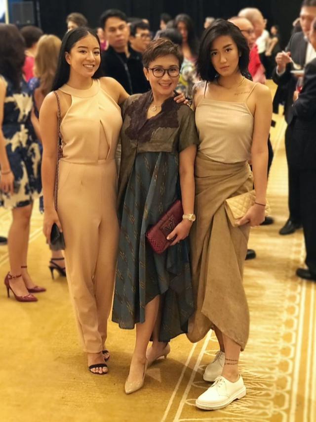 11 Potret Chef Renatta tampil feminin, bikin kagum saat kenakan kebaya