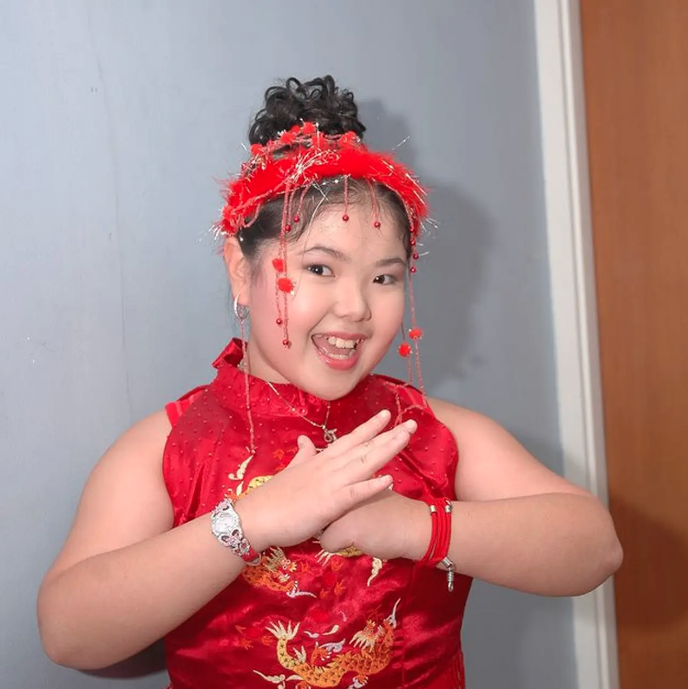 Pernah punya pipi tembam, ini 9 transformasi Tina Toon yang kian tirus