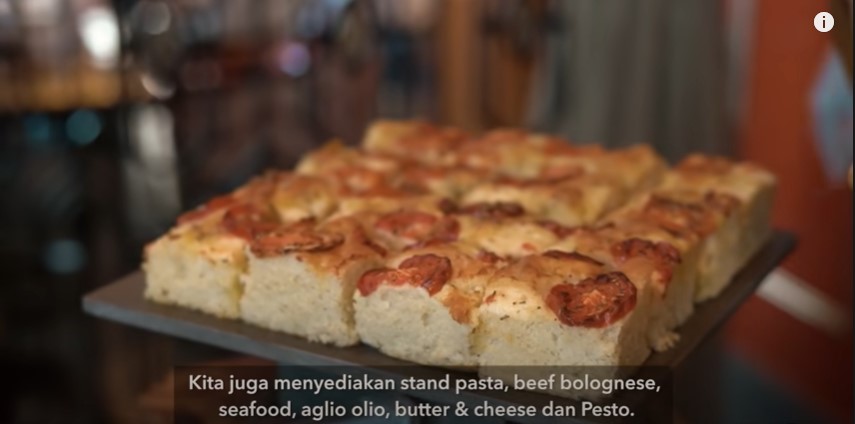 Potret kue gender reveal party 10 seleb, simpel hingga mewah