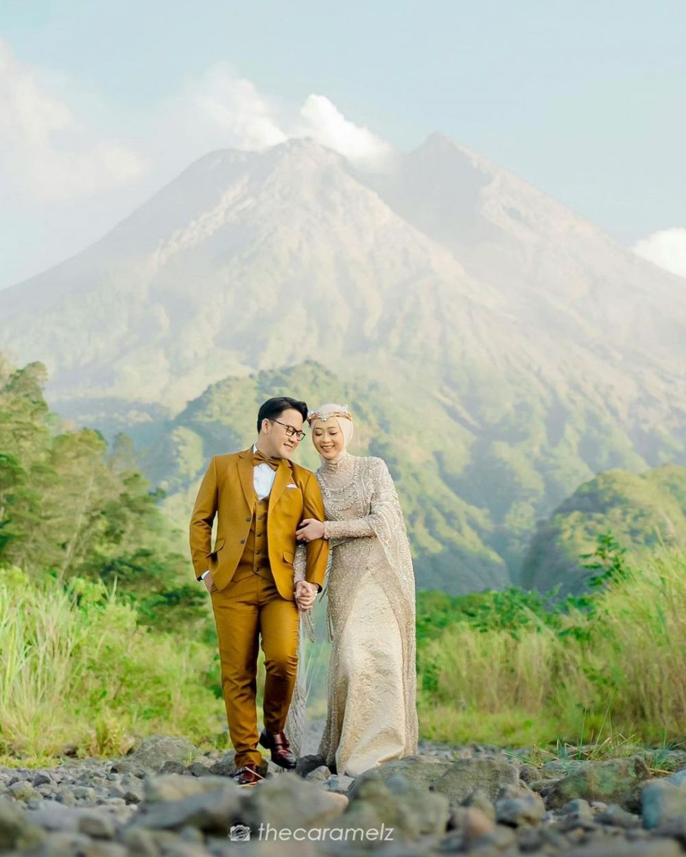 9 Momen prewedding Danang DA dan Hemas Nura, pilih di Gunung Merapi