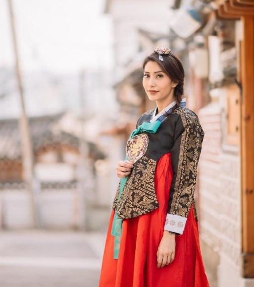 Gaya 15 aktris kenakan hanbok, tak kalah anggun dari wanita Korea