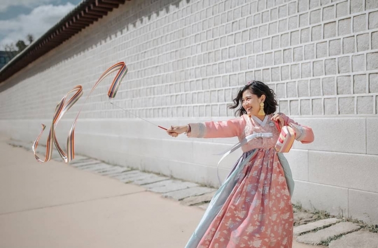 Gaya 15 aktris kenakan hanbok, tak kalah anggun dari wanita Korea