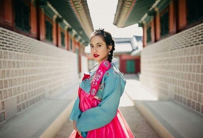 Gaya 15 aktris kenakan hanbok, tak kalah anggun dari wanita Korea