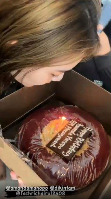 Dapat banyak kejutan, intip 9 Potret kue ultah Amanda Manopo ke-22