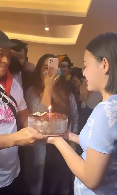 Dapat banyak kejutan, intip 9 Potret kue ultah Amanda Manopo ke-22