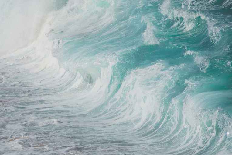 21 Arti mimpi diterjang tsunami, bisa jadi isyarat baik