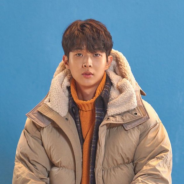 11 Potret terbaru Choi Woo-shik, bintang Parasite ini kembali ke film