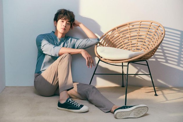 11 Potret terbaru Choi Woo-shik, bintang Parasite ini kembali ke film