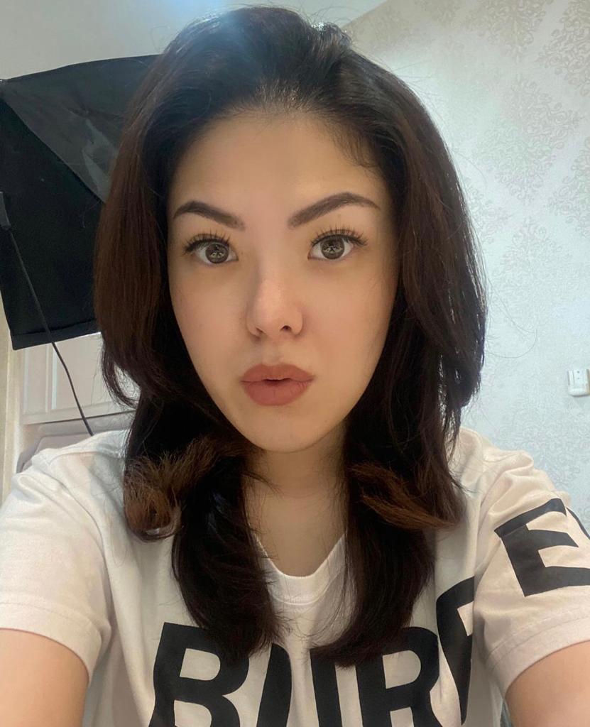 7 Jenis perawatan kecantikan Tina Toon, dari botox hingga sulam bibir