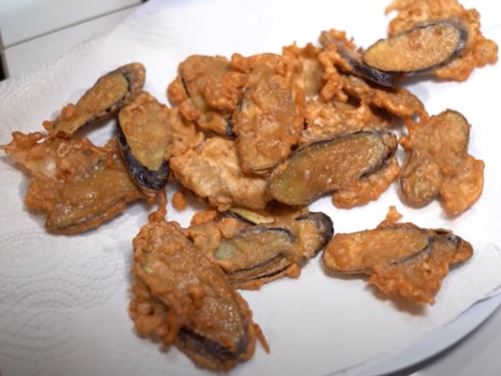 Simpel cuma pakai 4 bahan, ini 7 langkah Ria Ricis bikin terong goreng