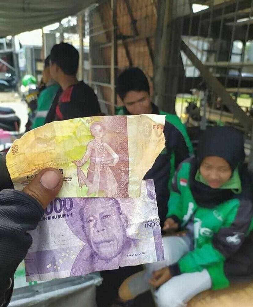 11 Momen lucu driver ojek online apes sendiri, mau ketawa tapi kasihan