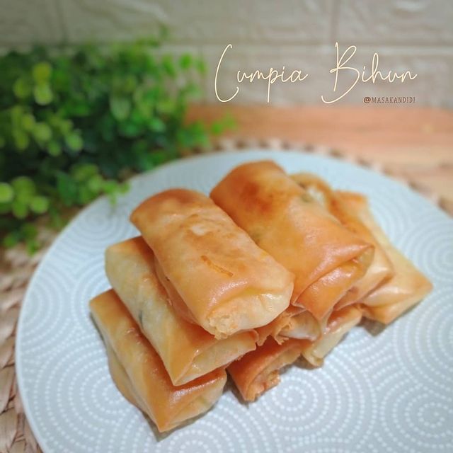 13 Cara membuat lumpia isi bihun, rasanya gurih dan antiribet