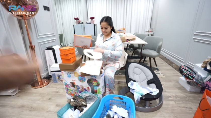 11 Potret kado kelahiran Rayyanza Malik Ahmad, bertabur barang mewah