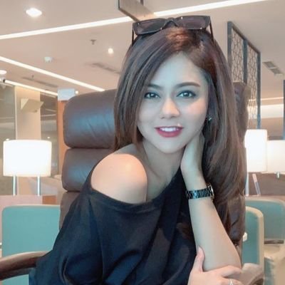 Punya karier mentereng, 11 seleb ini pernah jadi karyawan kantor