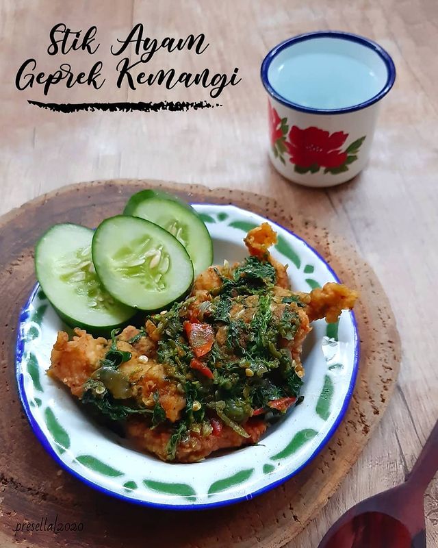 13 Cara membuat sambal ayam geprek, simpel dan pedasnya nampol