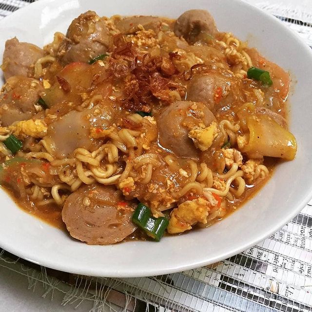 11 Cara membuat seblak telur, praktis, lezat, dan penuh rempah