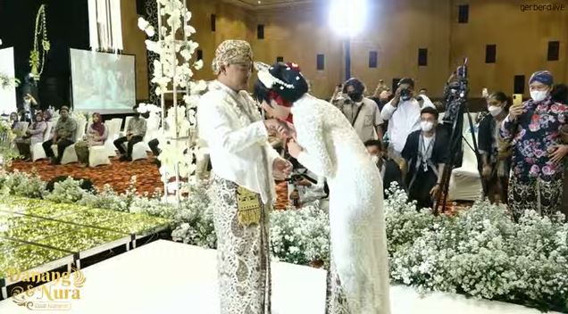 13 Momen akad nikah Danang D'Academy, kental dengan adat Jawa