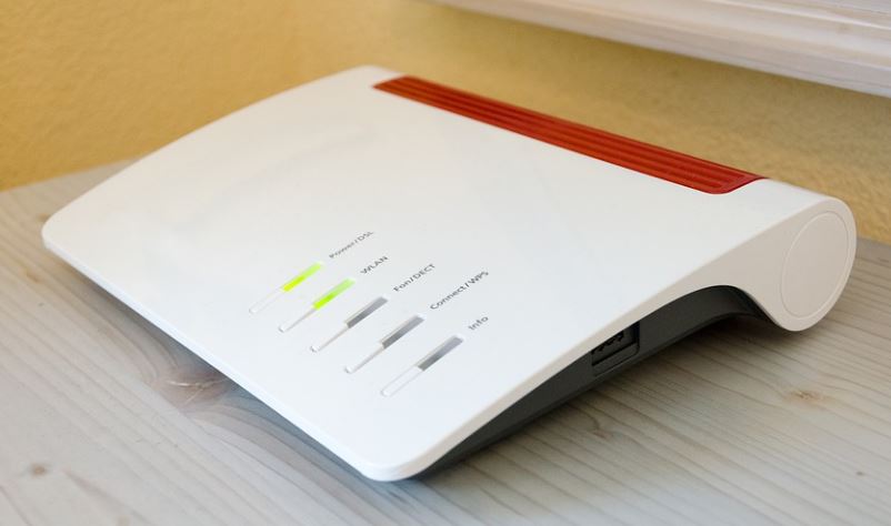 7 Cara perkuat sinyal WiFi, jauhkan router dari perangkat elektronik
