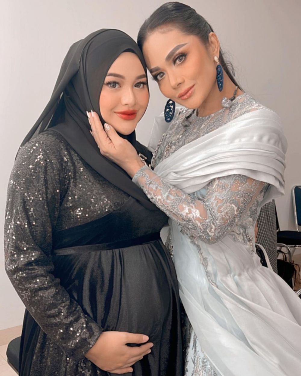 13 Momen Krisdayanti dampingi Aurel selama hamil, temani cek kandungan