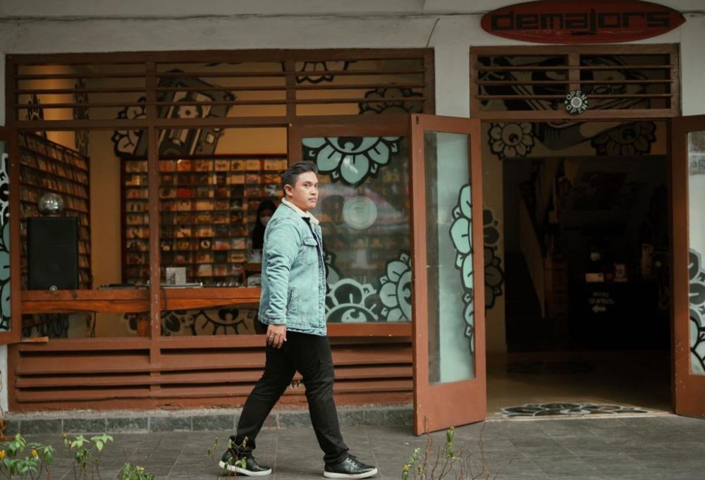 Diproduseri Endah N Rhesa, ini fakta debut single Coach Ican