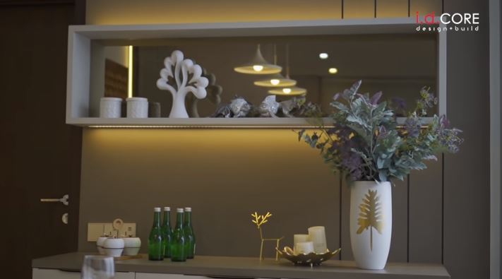 9 Potret ruang makan Lesty dan Billar usai renovasi, view kolam renang