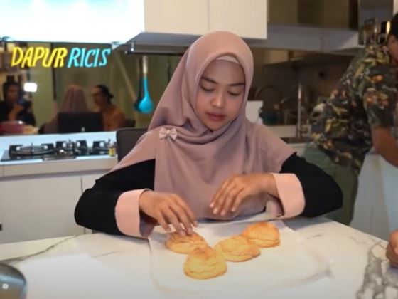 10 Kreasi makanan manis buatan Ria Ricis, mudah dan simpel