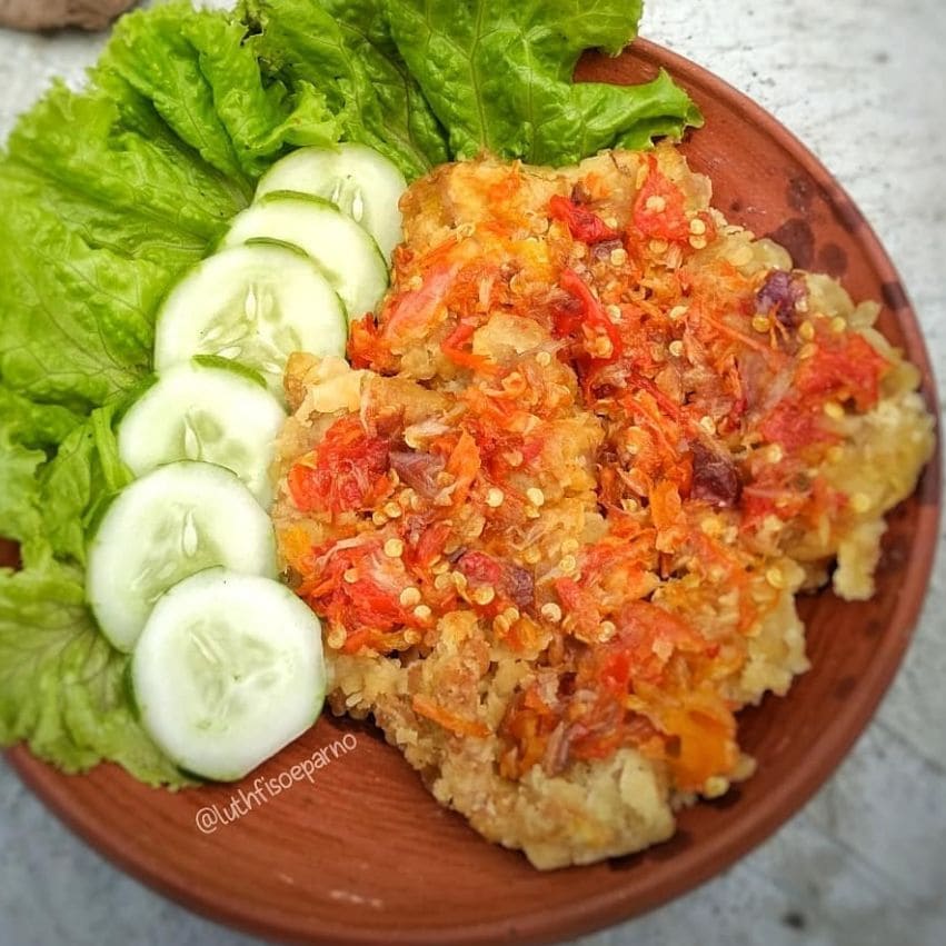 13 Cara membuat telur geprek, enak, praktis, dan pedasnya nampol