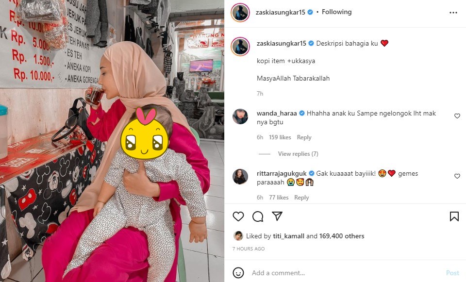 Ngopi di warung kaki lima, penampilan Zaskia Sungkar curi atensi