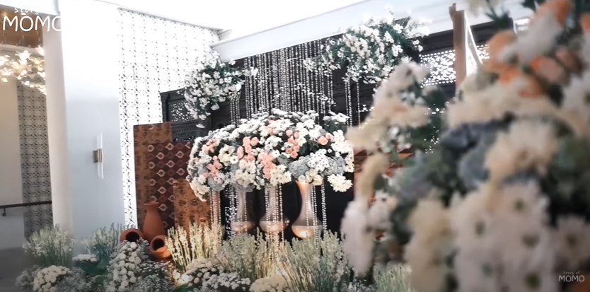 9 Momen mewahnya tedak siten anak kedua Momo Geisha