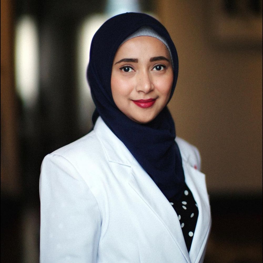 Jarang terekspos, intip pesona 11 pasangan seleb berprofesi dokter