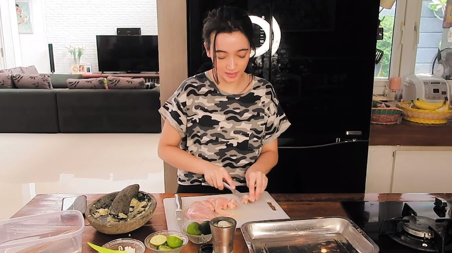 7 Langkah membuat sate taichan ala Megan Domani, bisa disontek