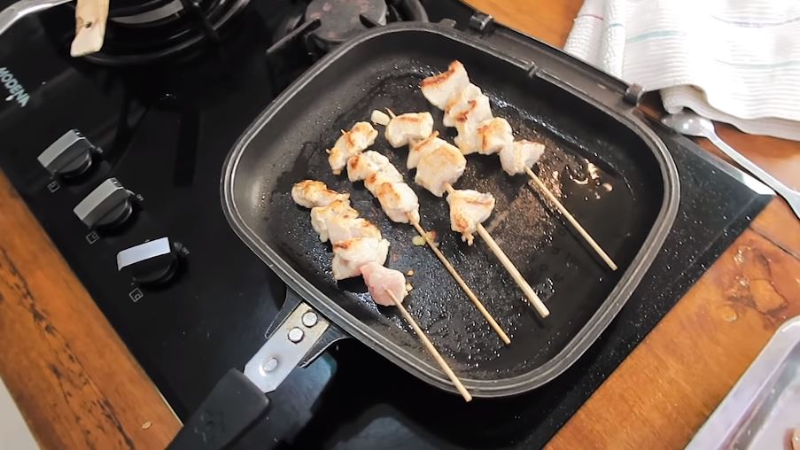 7 Langkah membuat sate taichan ala Megan Domani, bisa disontek