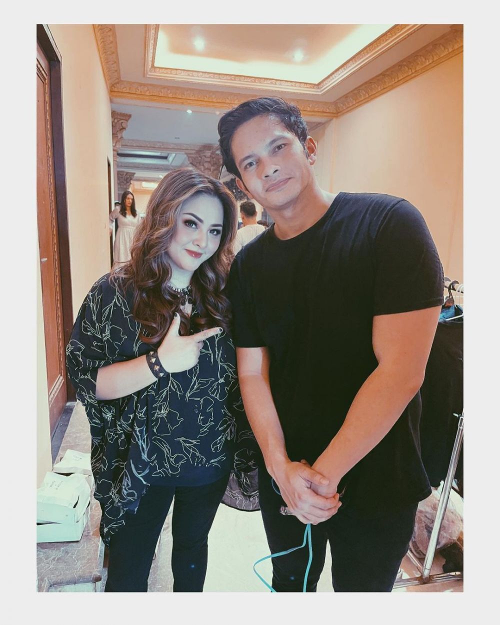 9 Momen seru Audy Item foto bareng pemain Buku Harian Seorang Istri