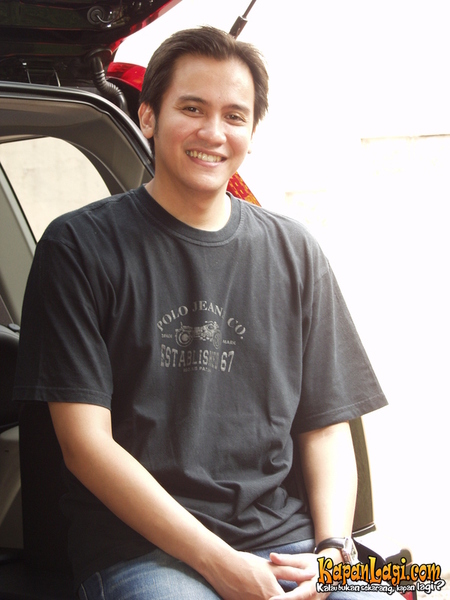 7 Seleb langganan peran suami teraniaya, aktingnya bikin iba