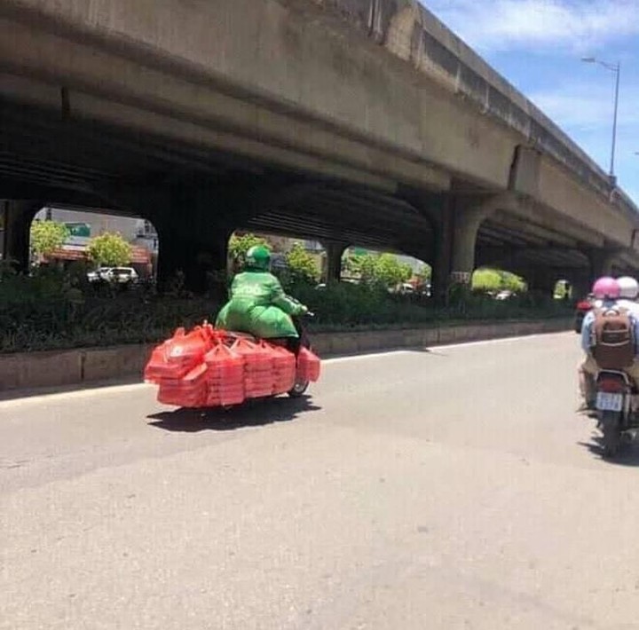 11 Momen lucu lika-liku kehidupan driver ojek online, ada-ada aja