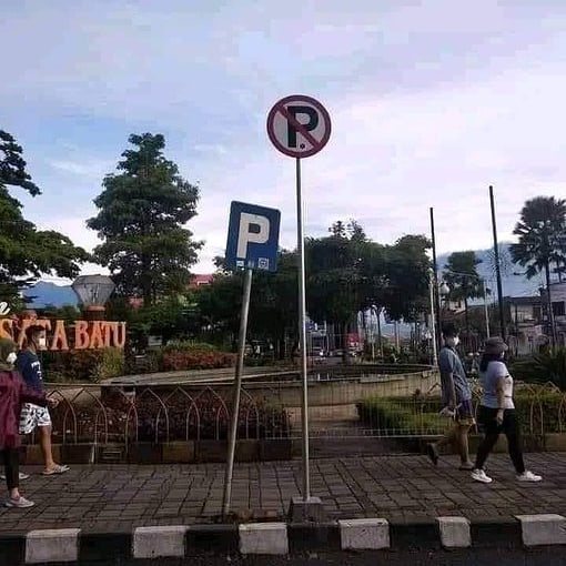 11 Tulisan lucu rambu-rambu jalan ini bikin lihat dua kali