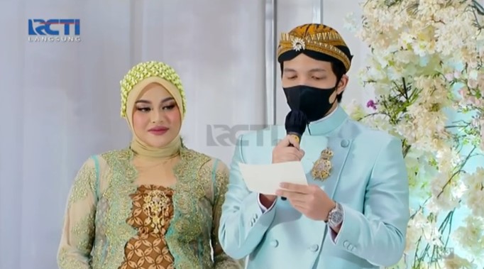 13 Momen siraman 7 bulanan kehamilan Aurel Hermansyah, penuh makna