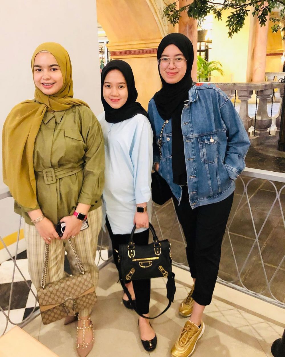 11 Pesona Asri Faradila tunangan Megantara yang jarang terekspos