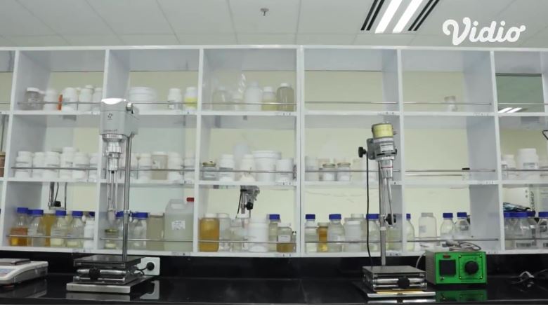 Lesty Kejora bisnis kosmetik, ini 11 potret kantor & laboratorium-nya