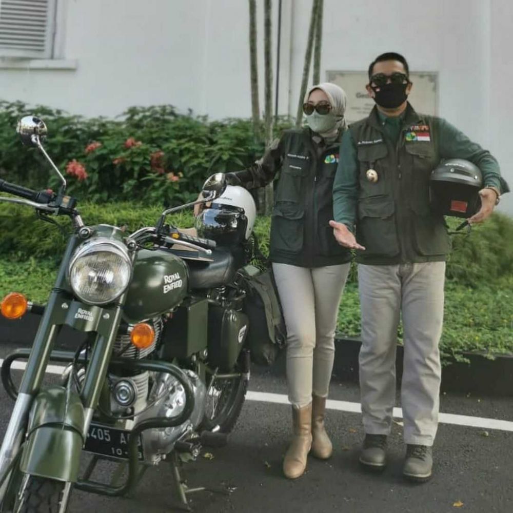 Dipuji keren, ini 9 Momen Atalia istri Ridwan Kamil naik motor gede
