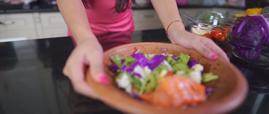 Makanan pendamping olahraga ala 9 seleb ini buat tubuh berenergi