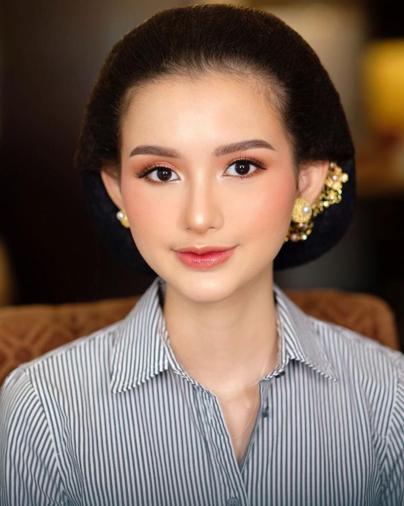 11 Pesona Sarah Menzel di acara 7 bulanan Aurel Hermansyah, anggun