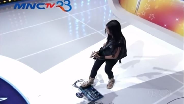 Gaya rocker, 11 foto Mayang adik Vanessa audisi Indonesian Idol Junior