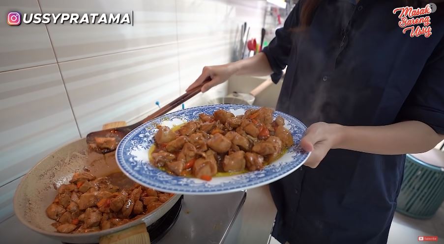 11 Masakan serba ayam Ussy Sulistyawati, sedap dan menggugah selera