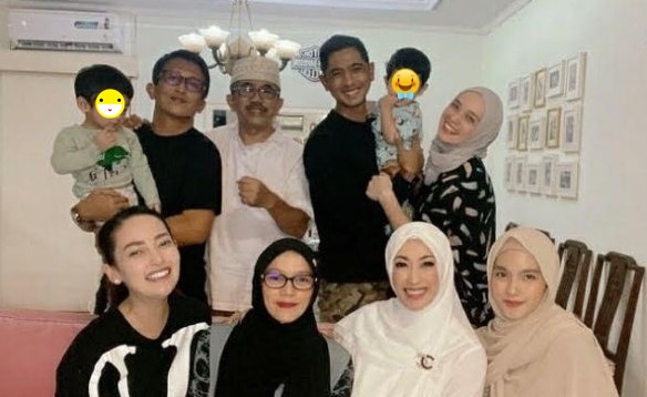 11 Pemotretan Arya Saloka & keluarga dari masa ke masa, selalu kompak