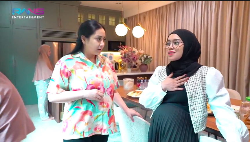 11 Potret kedekatan Lesty & Nagita Slavina, sering jadi tempat curhat