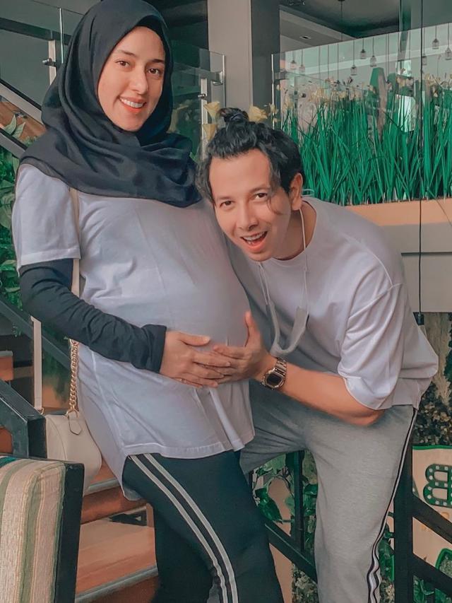 7 Perjalanan Fairuz melahirkan anak ke-3, kado terindah di ujung tahun