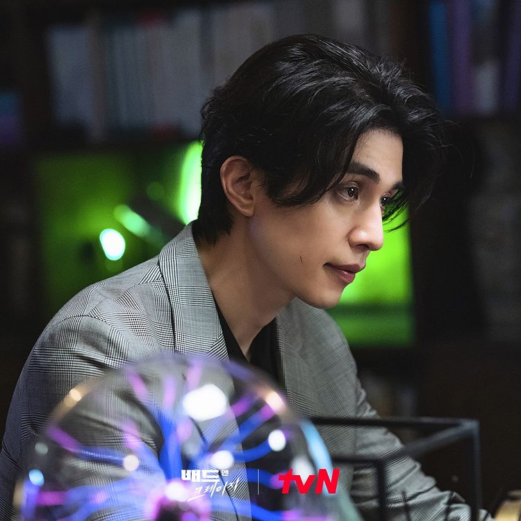 Tayang perdana, ini 11 potret para pemain drama Korea Bad and Crazy