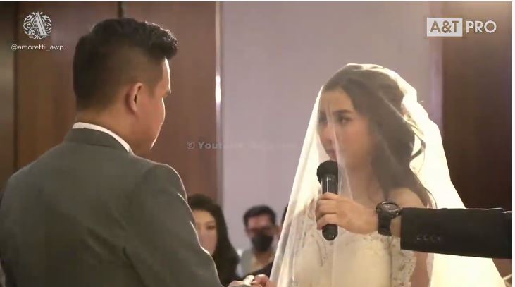 Sah! Ini 11 momen pemberkatan nikah Joshua Suherman dan Clairine Clay