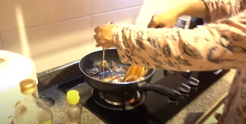 13 Langkah Maia Estianty masak daging sapi, empuk dan bumbunya meresap